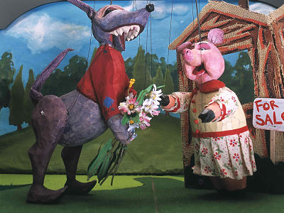 Puppet Show: The Three Little Pigs - Fairytale Town